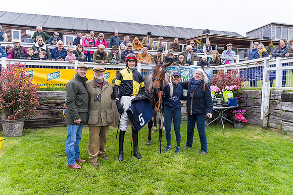 Race 2 - Five and Over restricted (113 of 136)