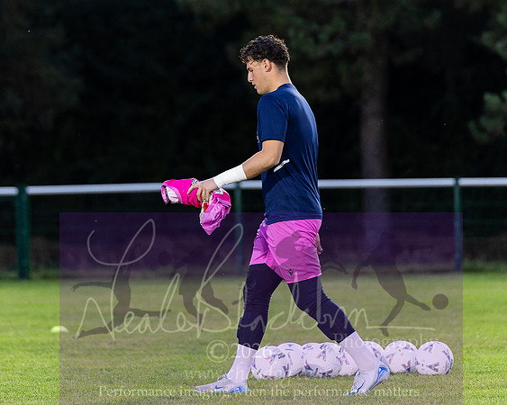 Holmer Green 3 [7]v 3[6] Chesham United (4 of 490)