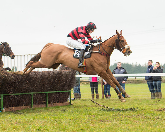 Race 3 - Novice Riders Race (110 of 150).jpg