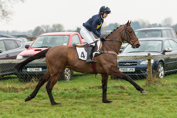 Race 4 - Ladies Open Race (30 of 96).jpg