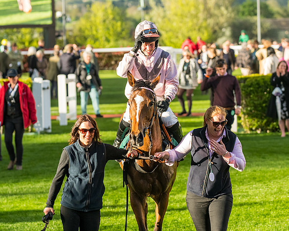 Race 5 - Mares Open  (213 of 329)