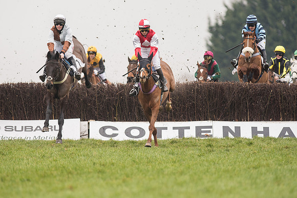 Race 4 - Ladies Open Race (53 of 96).jpg