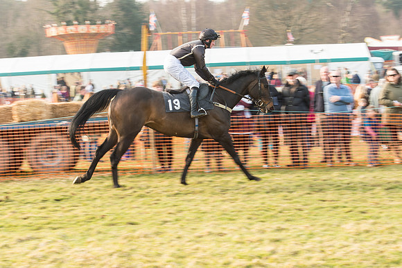 Race 4 - Novice and Veteran Riders (20 of 115).jpg