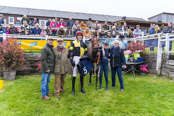 Race 2 - Five and Over restricted (115 of 136)