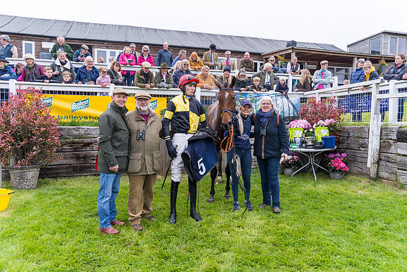 Race 2 - Five and Over restricted (116 of 136)