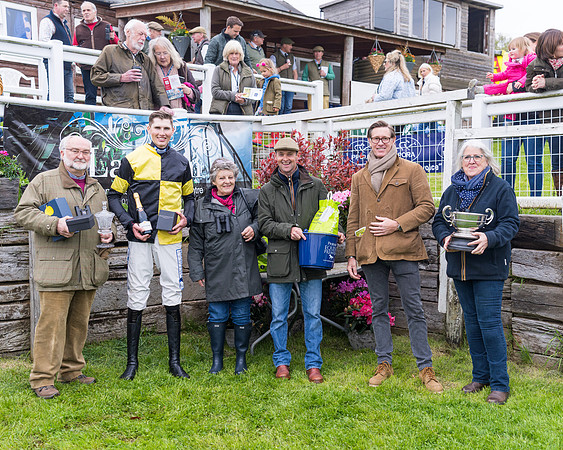Race 2 - Five and Over restricted (135 of 136)