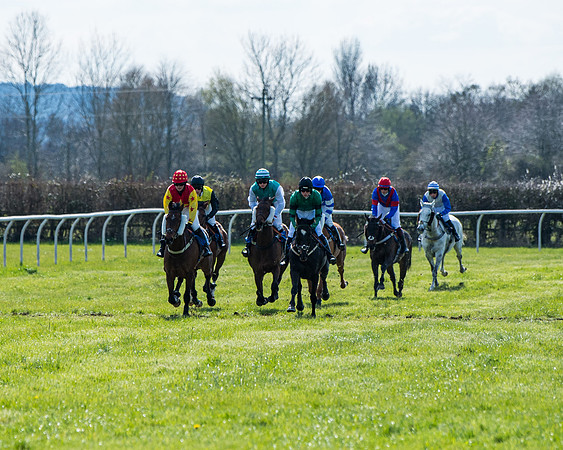 Race 3 -The Richardsons Accountants Conditions Race for Novice Riders  (73 of 154)