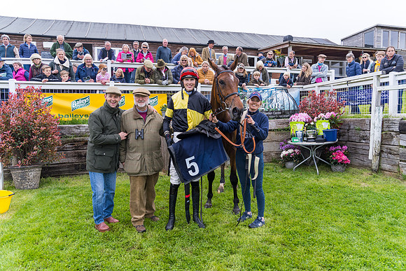 Race 2 - Five and Over restricted (109 of 136)