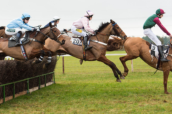 Race 3 - Novice Riders Race (71 of 150).jpg