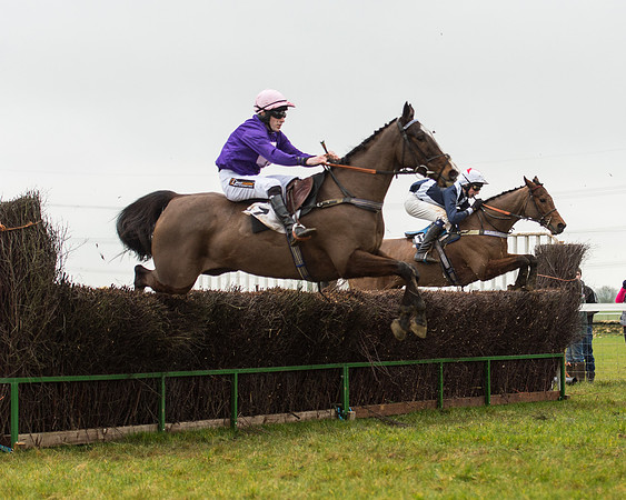 Race 3 - Novice Riders Race (107 of 150).jpg