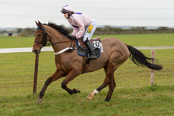 Race 3 - Novice Riders Race (35 of 150).jpg