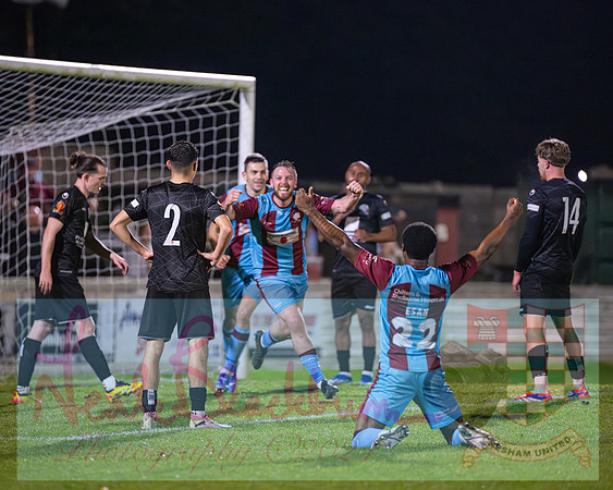 Chesham Utd 3 v 1 Chippenham Town (313 of 416)