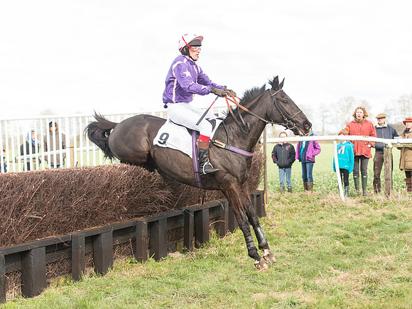 Race 4 - Novice and Veteran Riders race (42 of 46).jpg