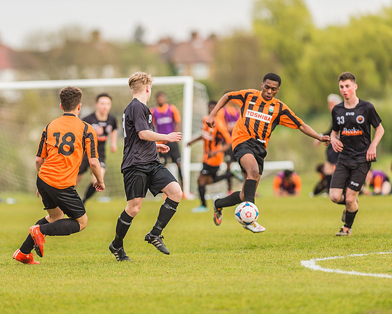Barnet 2 Wycombe Tigers 4 --3