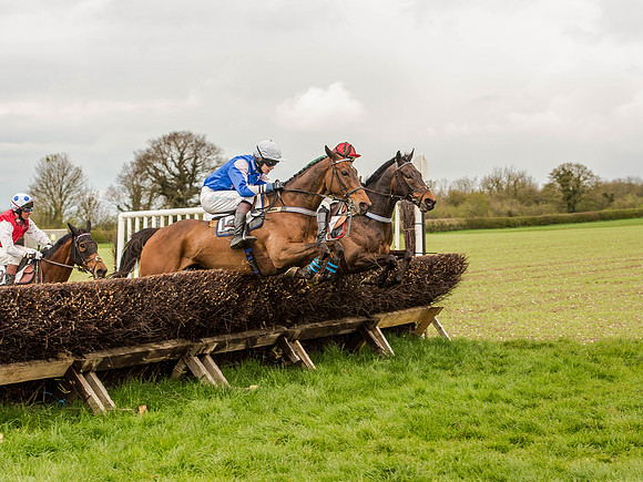 Race 1 - Confined Hunts (70 of 118).jpg