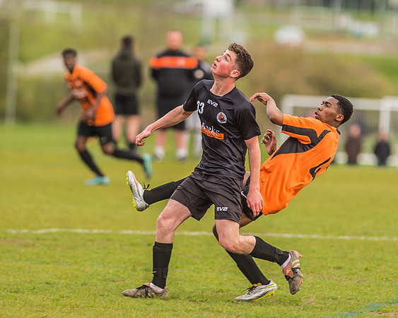 Barnet 2 Wycombe Tigers 4 --8