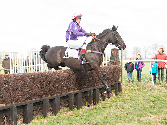 Race 4 - Novice and Veteran Riders race (41 of 46).jpg