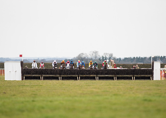 Race 6 - Confined Hunts-32
