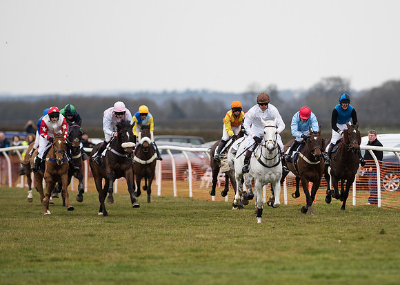 Race 6 - Confined Hunts-74