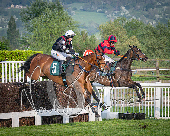 Race 4 - The Jonathan Neesom memorial open Hunter’s steeplechase 3m2f 70y (69 of 167)
