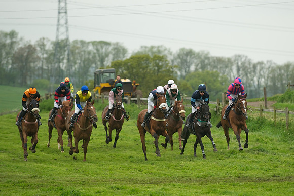 Race 7 - 2m4f Maiden 29