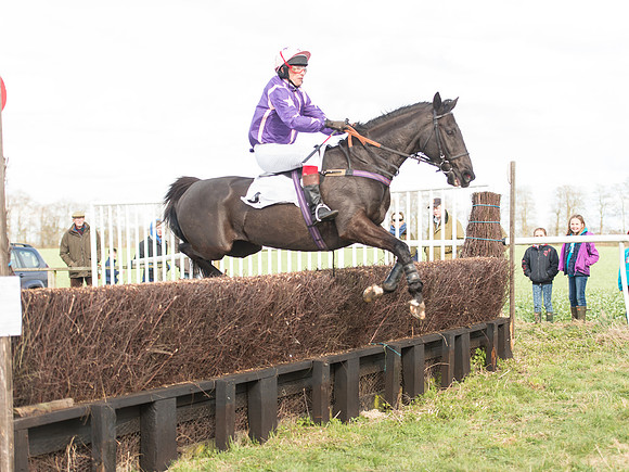 Race 4 - Novice and Veteran Riders race (40 of 46).jpg