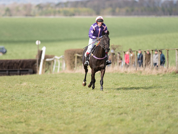 Race 4 - Novice and Veteran Riders race (37 of 46).jpg