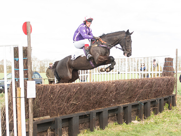 Race 4 - Novice and Veteran Riders race (38 of 46).jpg