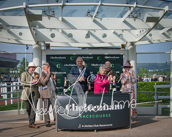 Race 1 - The Bottle Green Open Hunters steeplechase 2m62y (90 of 93)