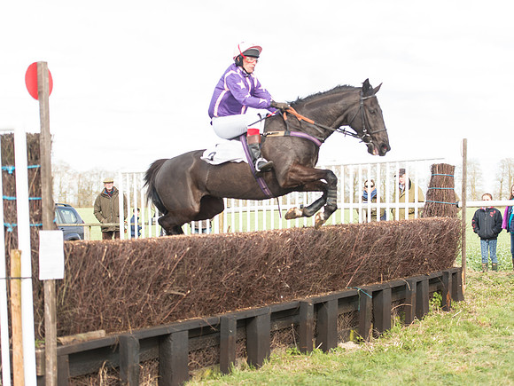 Race 4 - Novice and Veteran Riders race (39 of 46).jpg