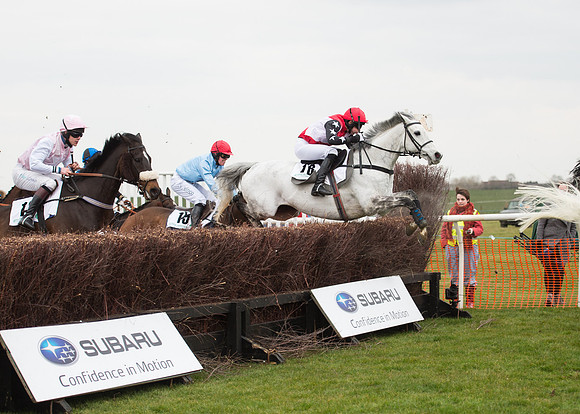 Race 6 - Confined Hunts-62