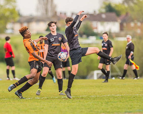 Barnet 2 Wycombe Tigers 4 --7