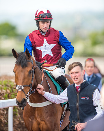 Race 2  -  Intermediate Point to Point Hunters' Steeple Chase (79 of 277)