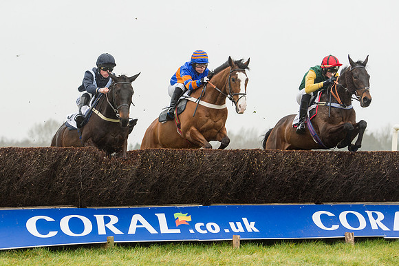 Race 1 - Confined Hunts (40 of 101).jpg