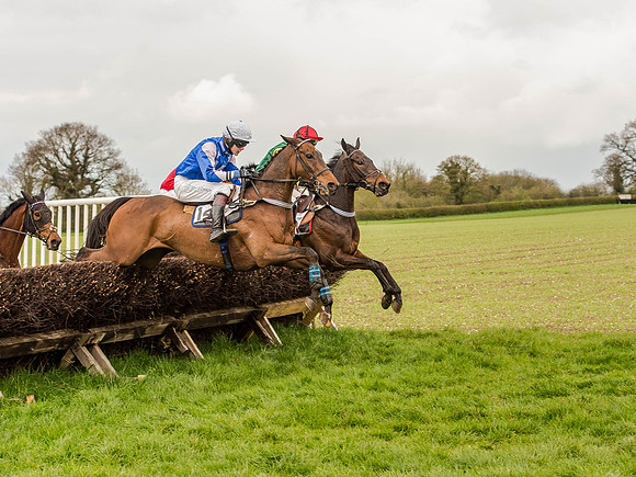 Race 1 - Confined Hunts (71 of 118).jpg