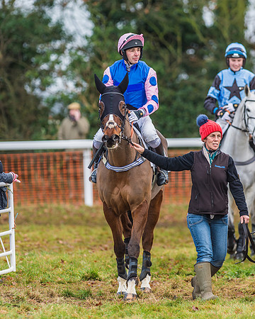 Race 7 - Young Horse Maiden-8