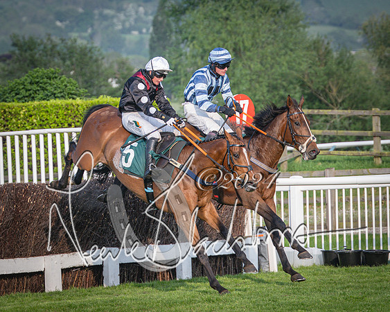Race 4 - The Jonathan Neesom memorial open Hunter’s steeplechase 3m2f 70y (101 of 167)