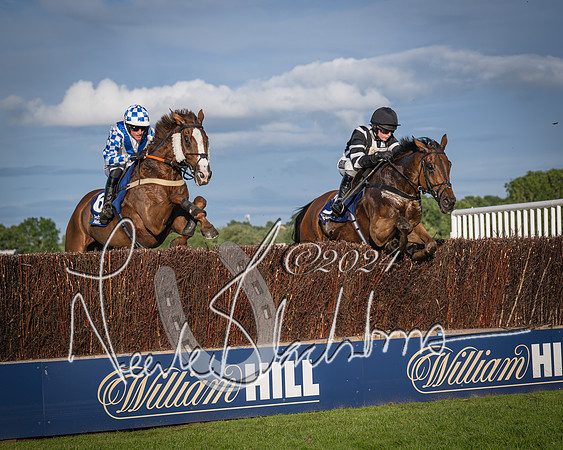 Race 4 - Peretemps Stratford Foxhunters (103 of 168)