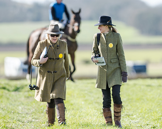 Race 1 - 2m4f Young Horse Maiden (31 of 153)