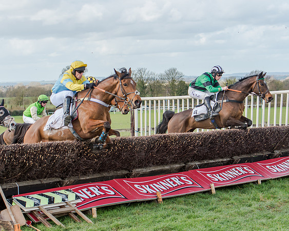 Race 1 - 2m4f Young Horse Maiden (92 of 153)