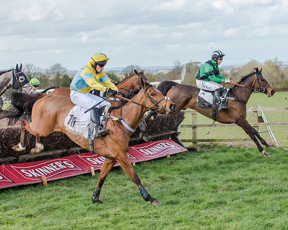 Race 1 - 2m4f Young Horse Maiden (95 of 153)
