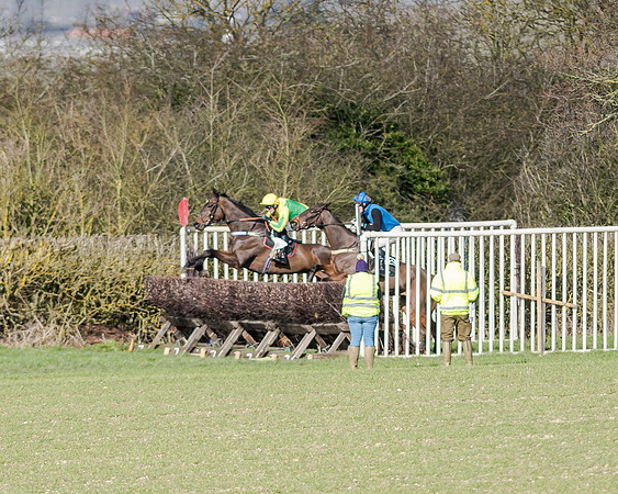 Race 1 - 2m4f Young Horse Maiden (100 of 153)
