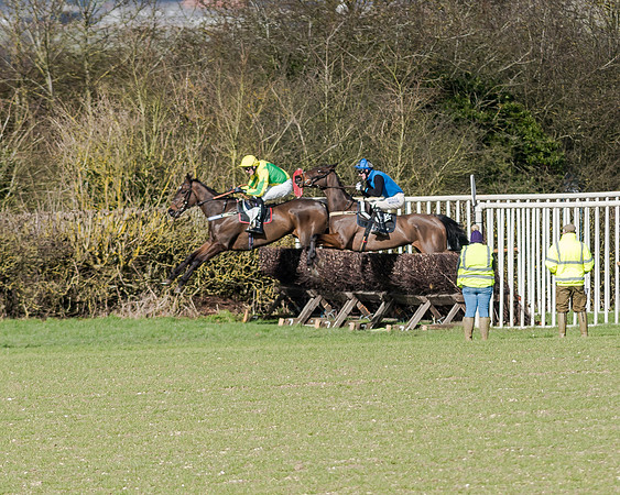 Race 1 - 2m4f Young Horse Maiden (102 of 153)