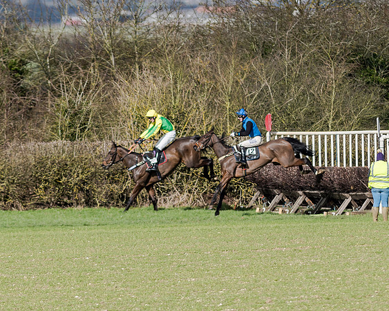 Race 1 - 2m4f Young Horse Maiden (104 of 153)