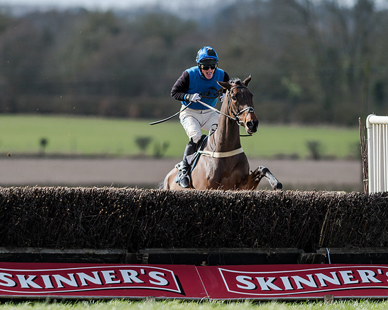Race 1 - 2m4f Young Horse Maiden (109 of 153)