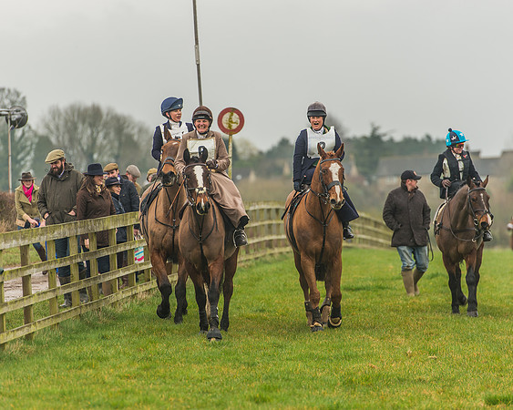 Side Saddle Dash -244