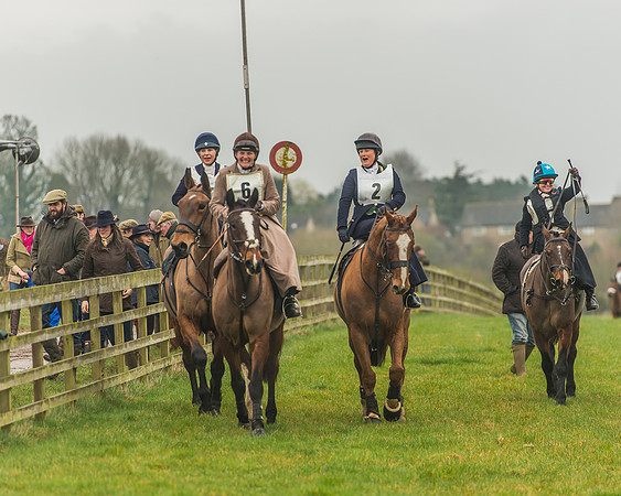 Side Saddle Dash -246