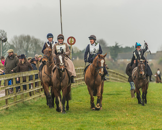 Side Saddle Dash -247