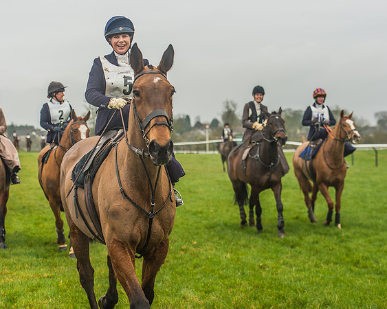 Side Saddle Dash -255