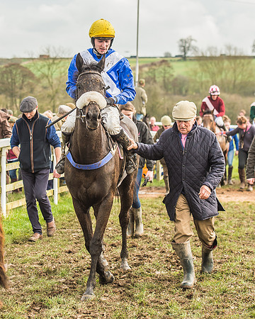 Race 2 - Mares and Fillies Maiden-99